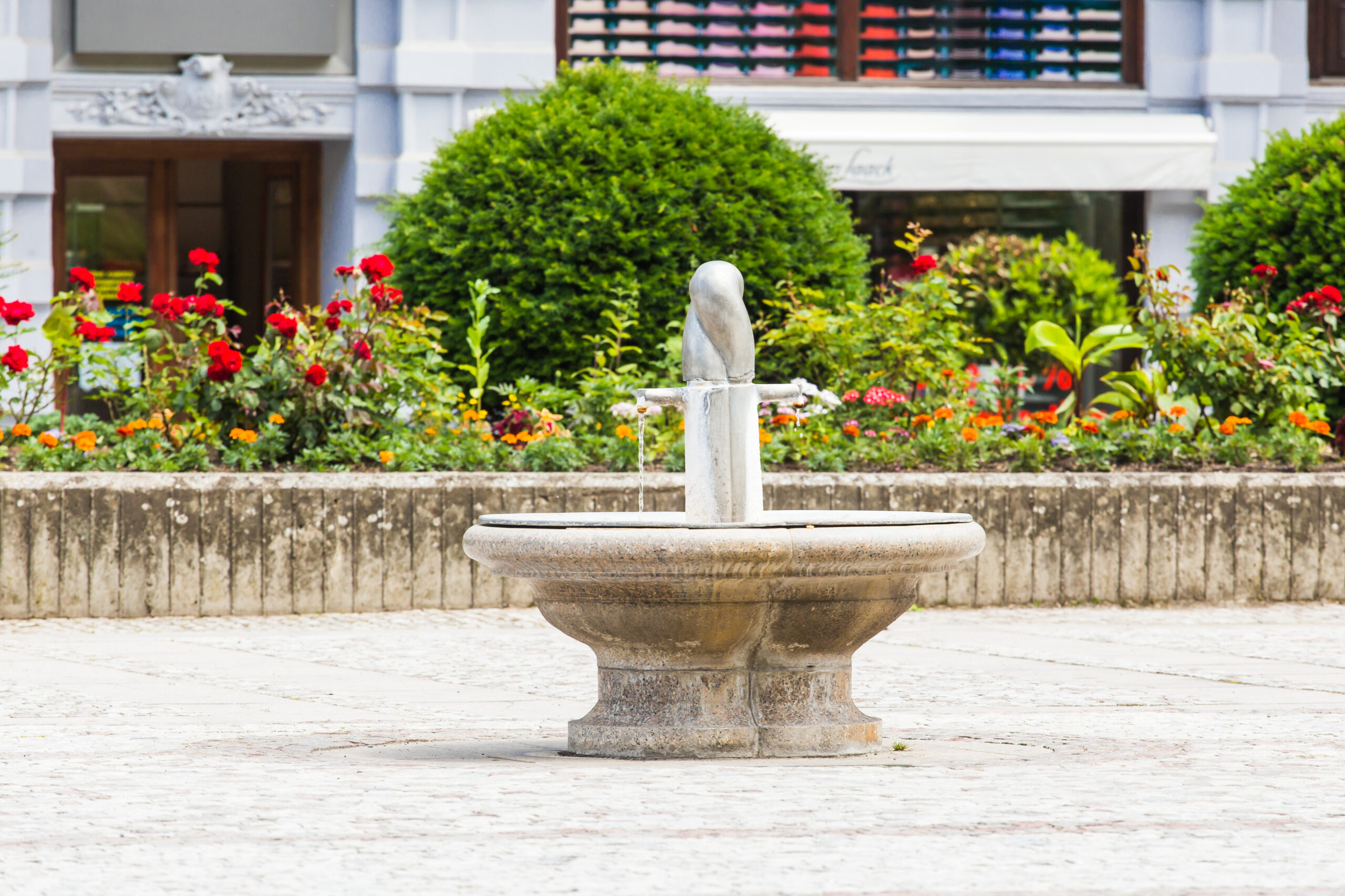 Professional Solutions for Heavy Outdoor Decor